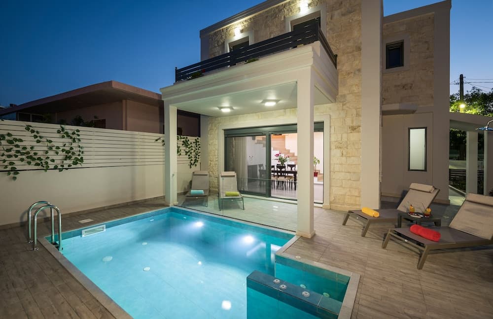Beautiful Pool Villa for Relaxing Family Holidays