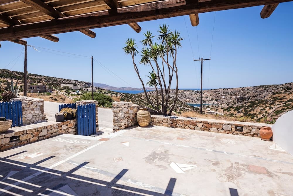 Ailouros guest house