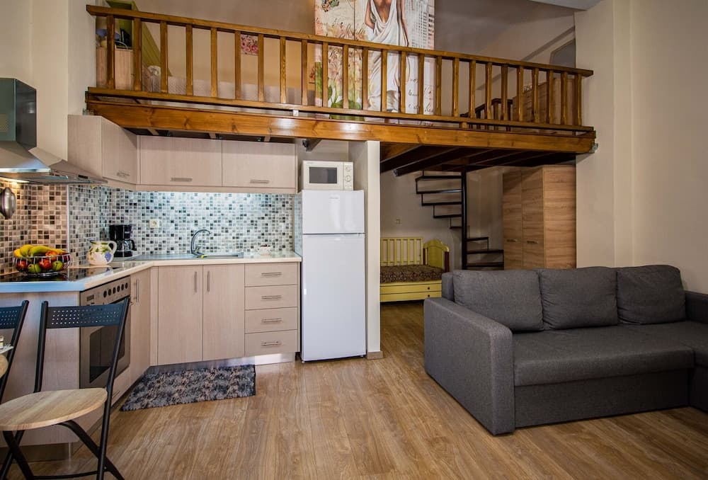 Cozy Flat Attic near Beach & Venetian Port