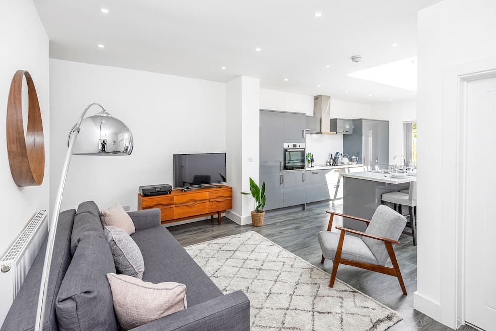 Beautiful Apartment in Central Neighbourhood