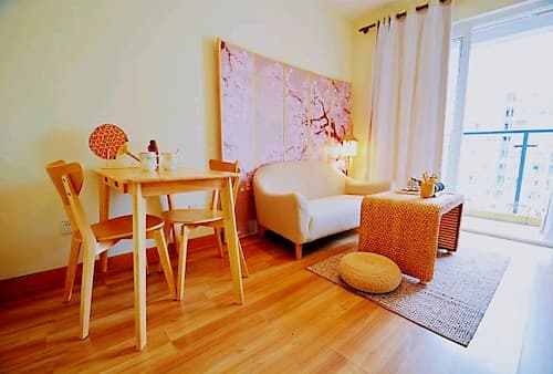 Avatar Japan Impression Queen Bed & High Rise View