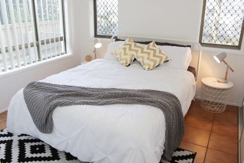 Lovely 1 Bedroom Apartment Steps to the Beach