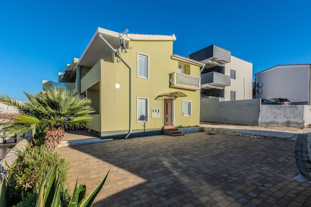 Apartments Mahnet
