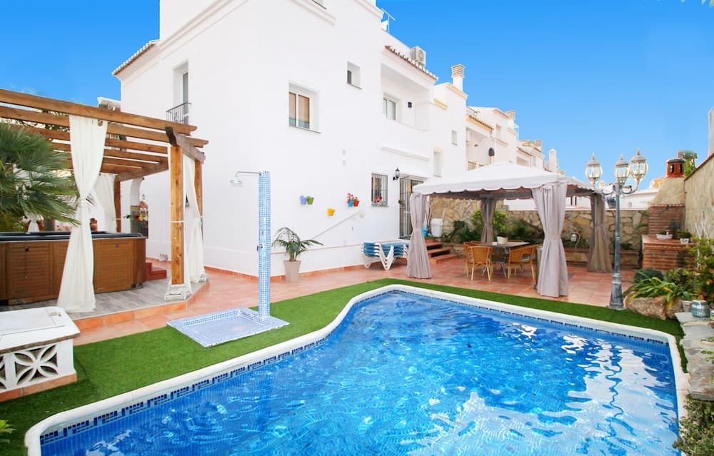 1057 Villa Maite