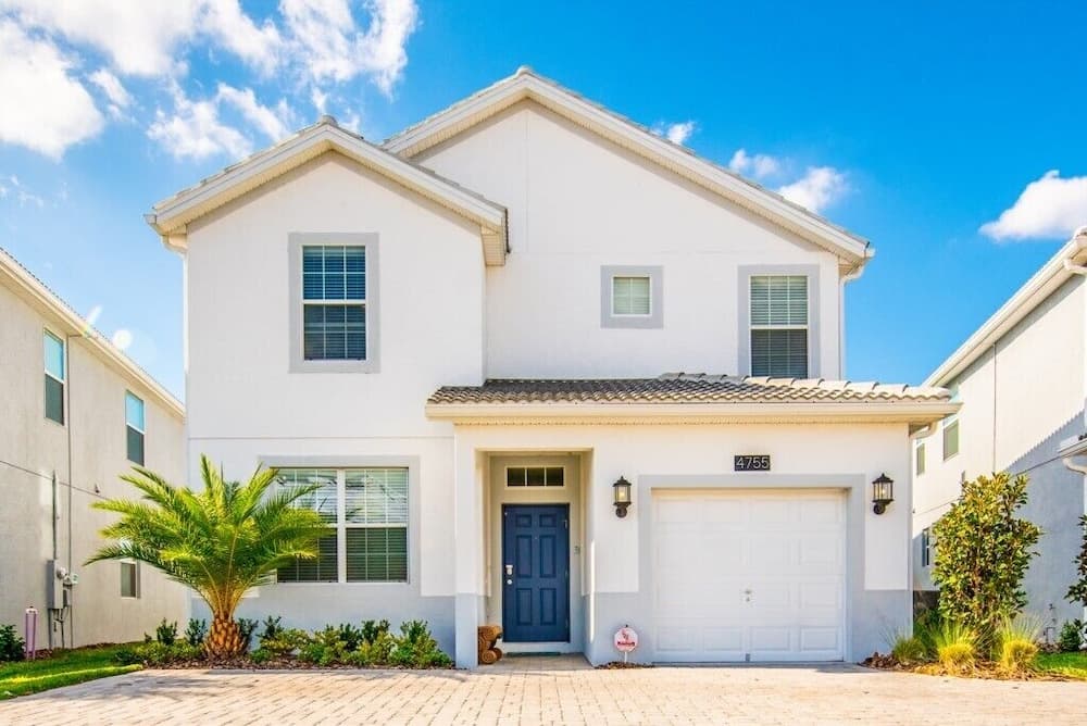 4755kcc 5 Bedroom Villa by RedAwning
