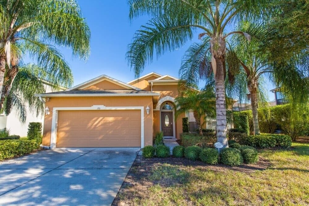Gem Games Room & Private Pool/spa! 4 Bedroom Villa by Redawning