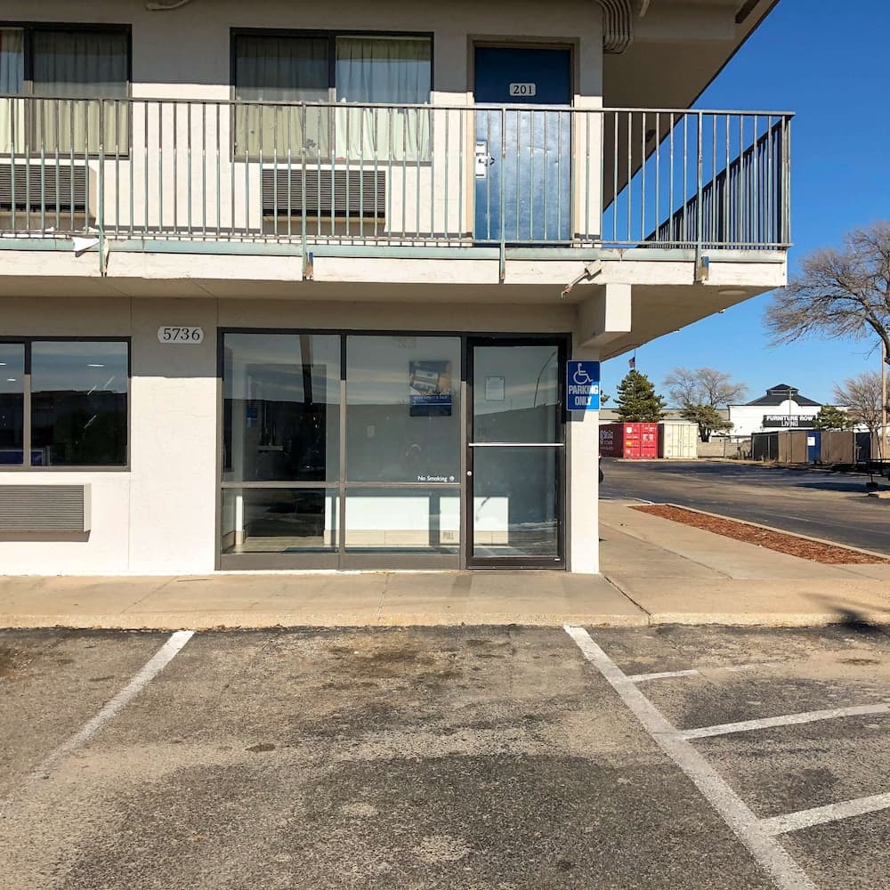 Studio 6 Wichita, KS - Airport