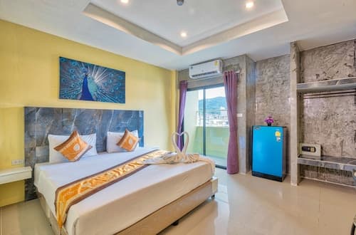 TJ PATONG HOTEL - Prime Location by OTOP Market & Sea