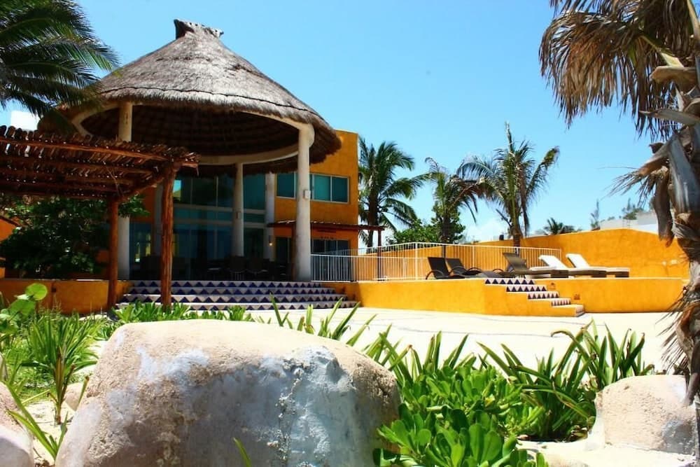 Uinic Chay Luxury Ocean Front Villa
