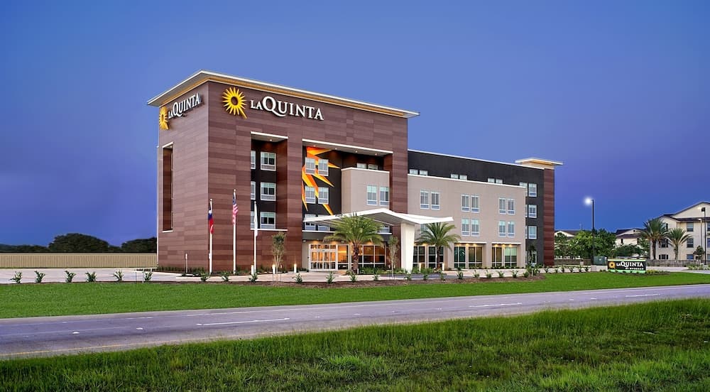 La Quinta Inn & Suites by Wyndham Texas City I 45