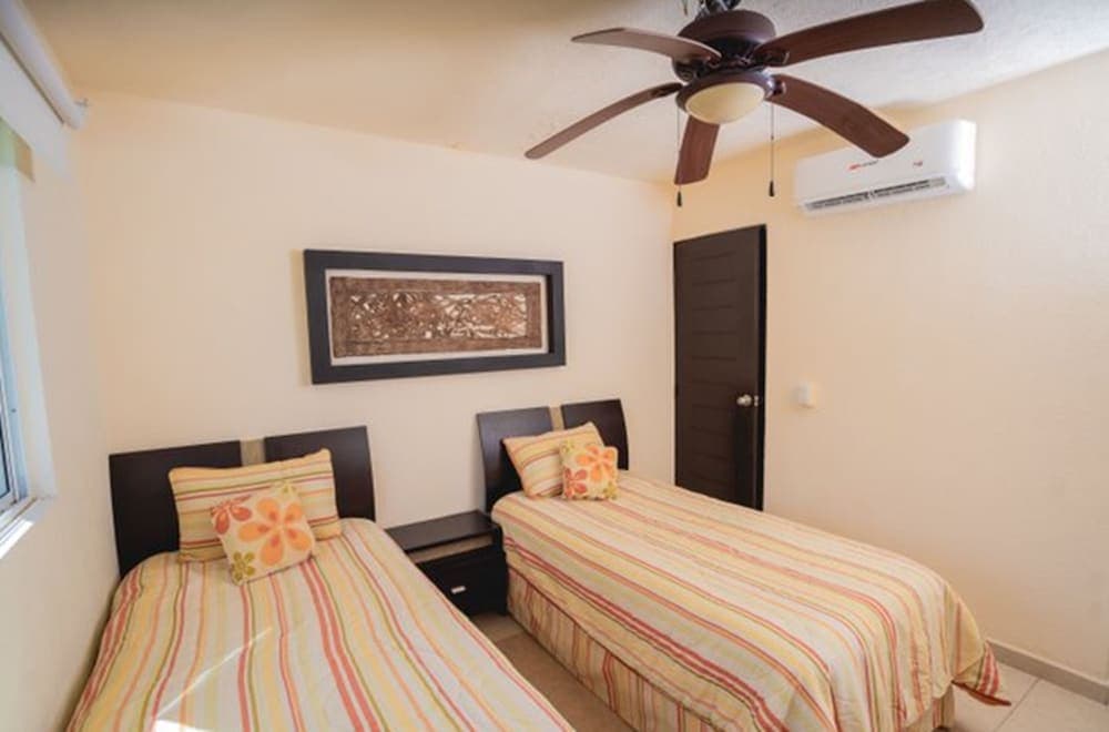 JUUB Luxury 3 Bedroom House at Playa diamante