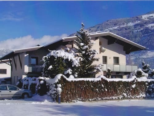 Chalet in Aschau Near Ski Bus & Zillertal Slopes
