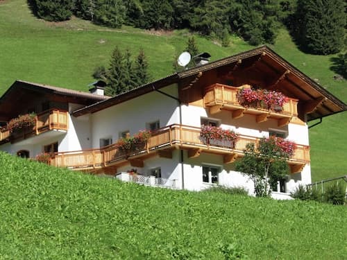 Cozy Apartment in Ausservillgraten