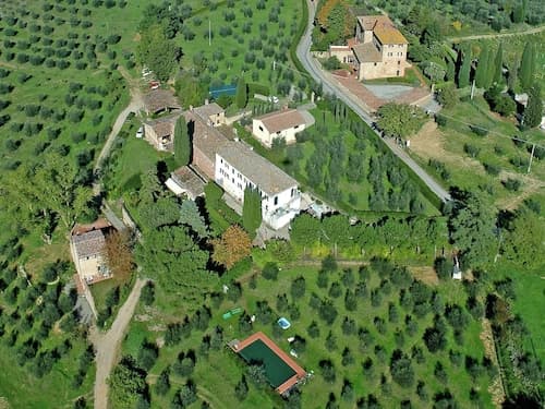 Cozy Farmhouse with Swimming Pool in Le Tolfe near Florence