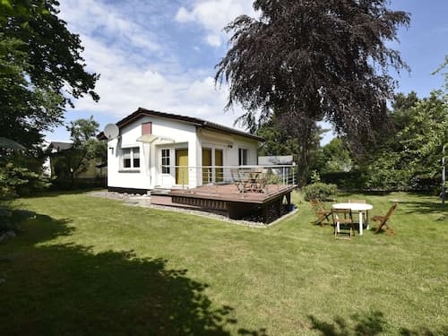 Ferienhaus mit Grossem Garten
