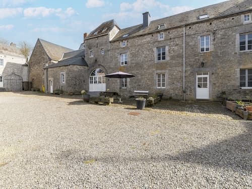 Charming Farmhouse in Ouffet for 7