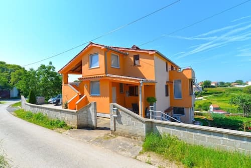 Apartment 1890