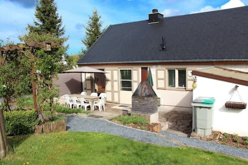 Family Retreat With Garden
