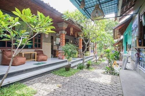 Padi-Padi Hostel & Bar