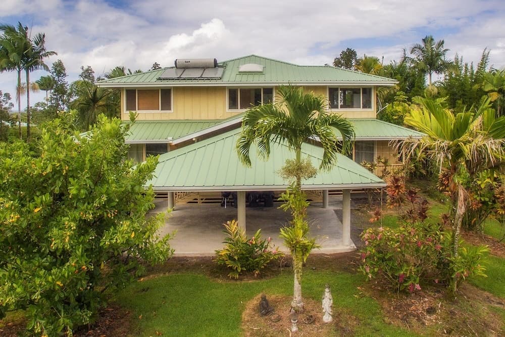 Maluhia Hale 3 Bedroom Home by RedAwning