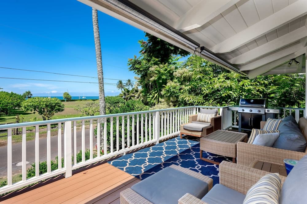 Hale Naninoa 5 Bedroom Home by RedAwning