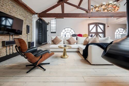 Skyline Water Front Penthouse Apartment