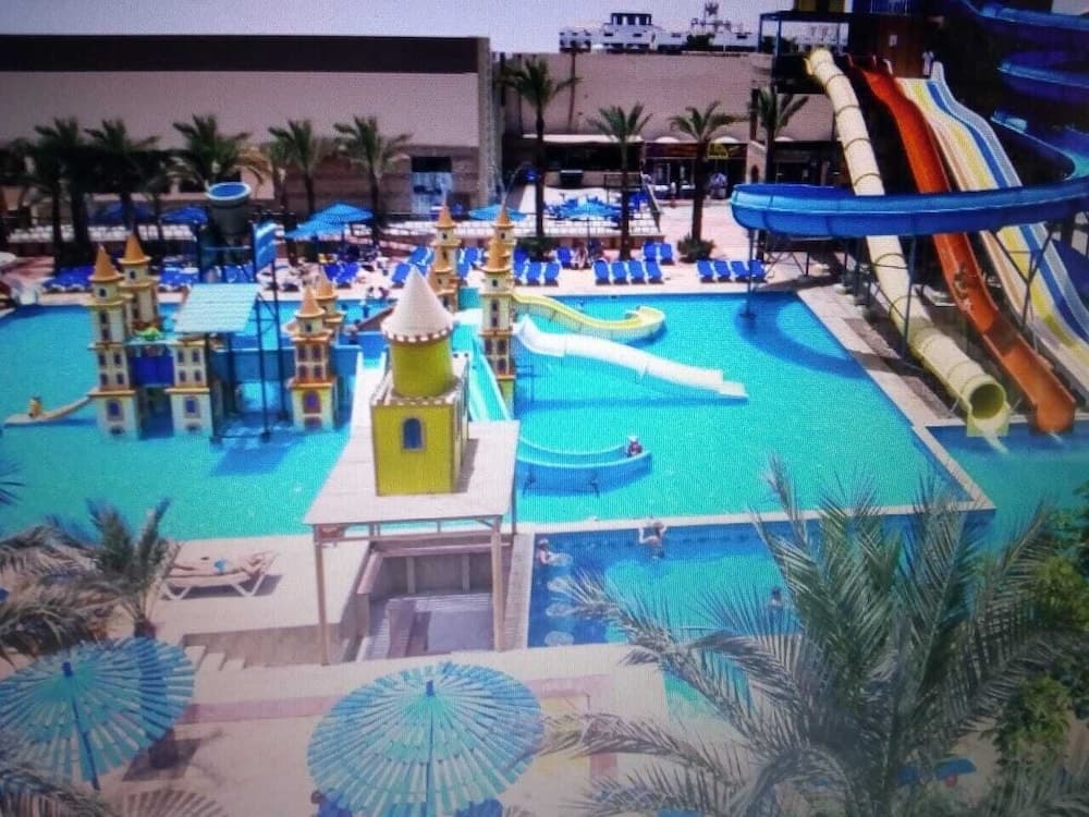 Hurgada Mirage Beach Chalet & Aqua Park