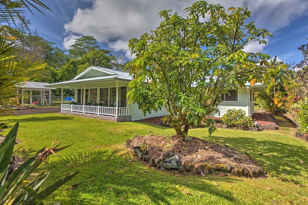 Hale O Nani Mala Pua 3 Bedroom Home by RedAwning