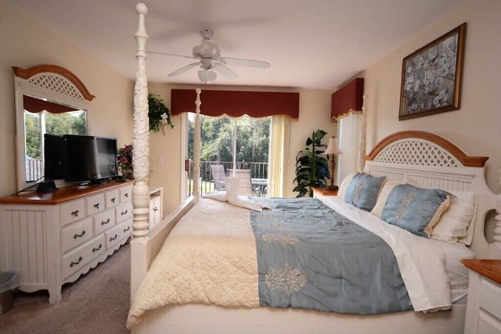 86340 2-story Pristine 4-bed Pool Home W/hot Tub & Balcony