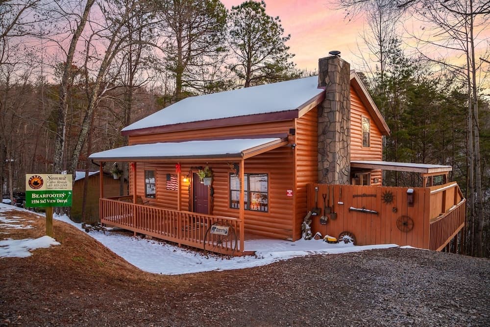 Bearfootin' 3 Bedroom Cabin by RedAwning