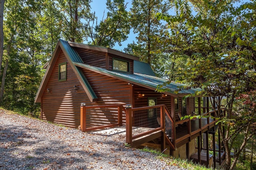 Bama Bear's Den 4 Bedroom Cabin by RedAwning