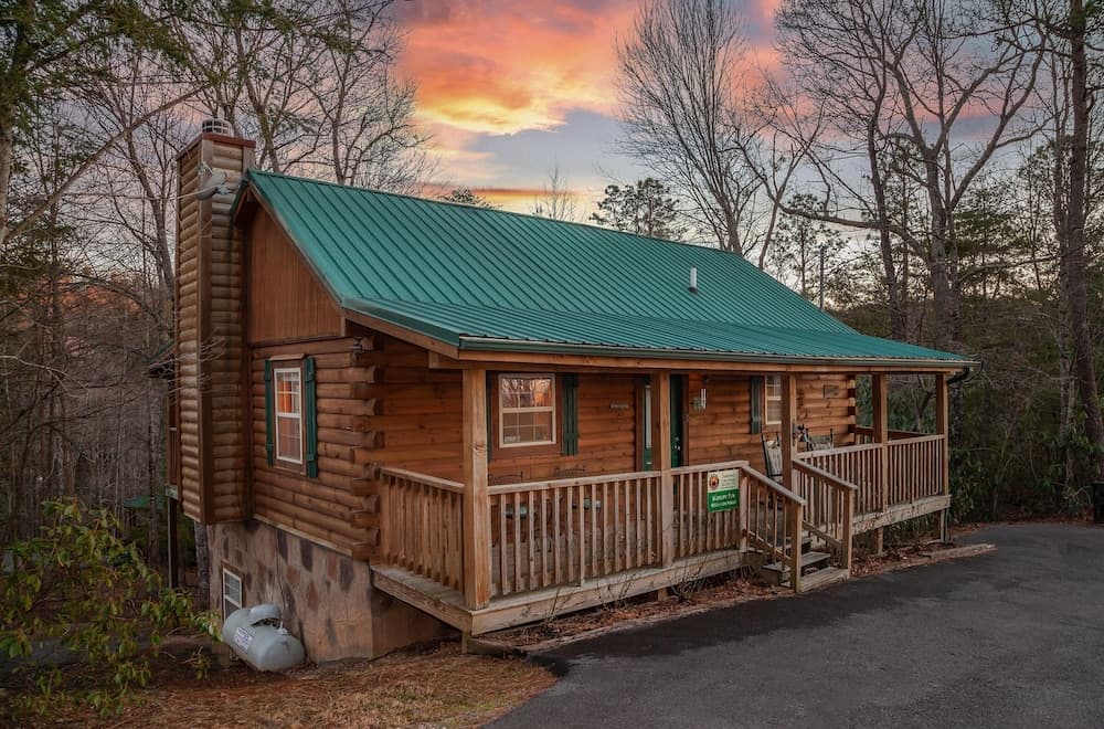 Sleepin' Inn 2 Bedroom Cabin by RedAwning