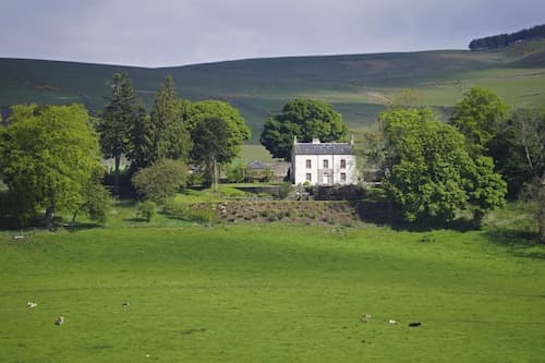 Beautiful 8-bed House in Angus
