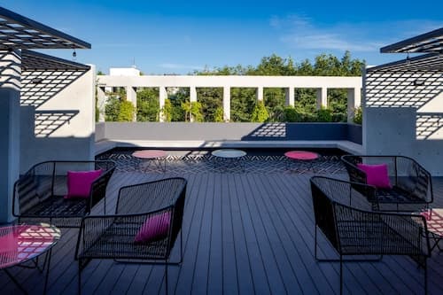 NIU Modern & Centric Lofts