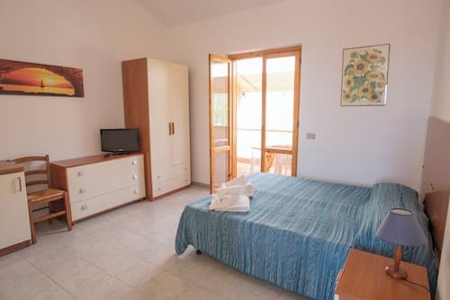 Studio 200 Meters From the Sea, Wifi, Self Catering