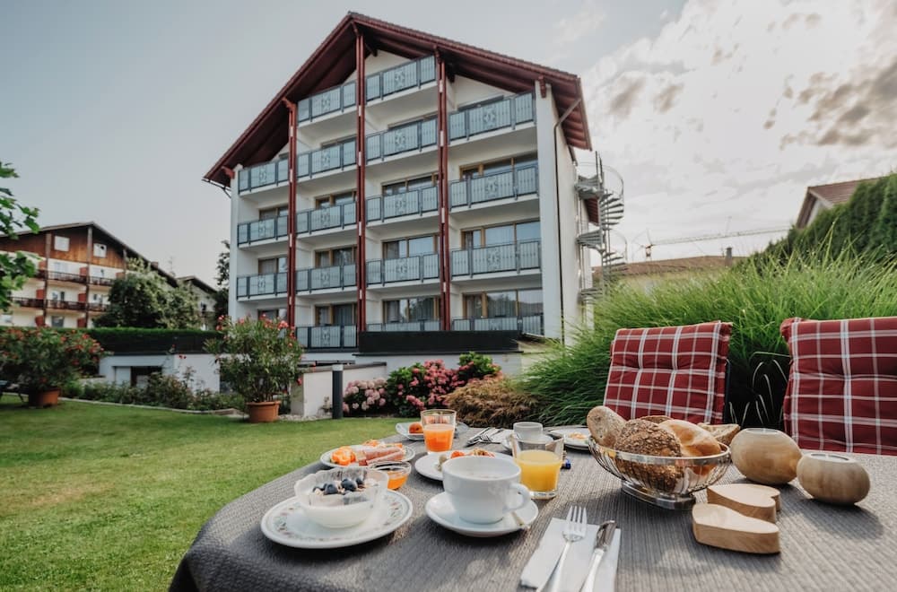Pension- Hotel Maximilian