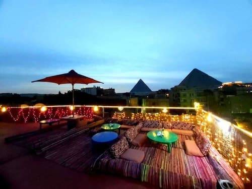 Pyramids paradise hotel