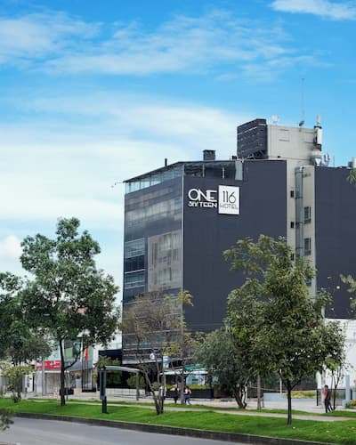 One Sixteen Hotel