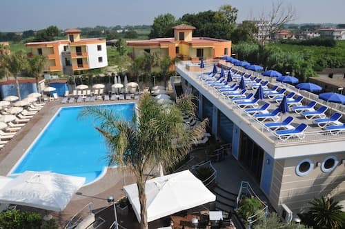 Hotel Première Pool & Resort