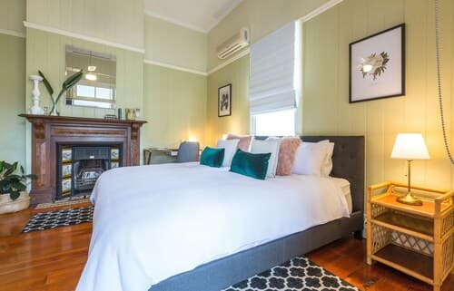 99 Kirkland Bed & Breakfast