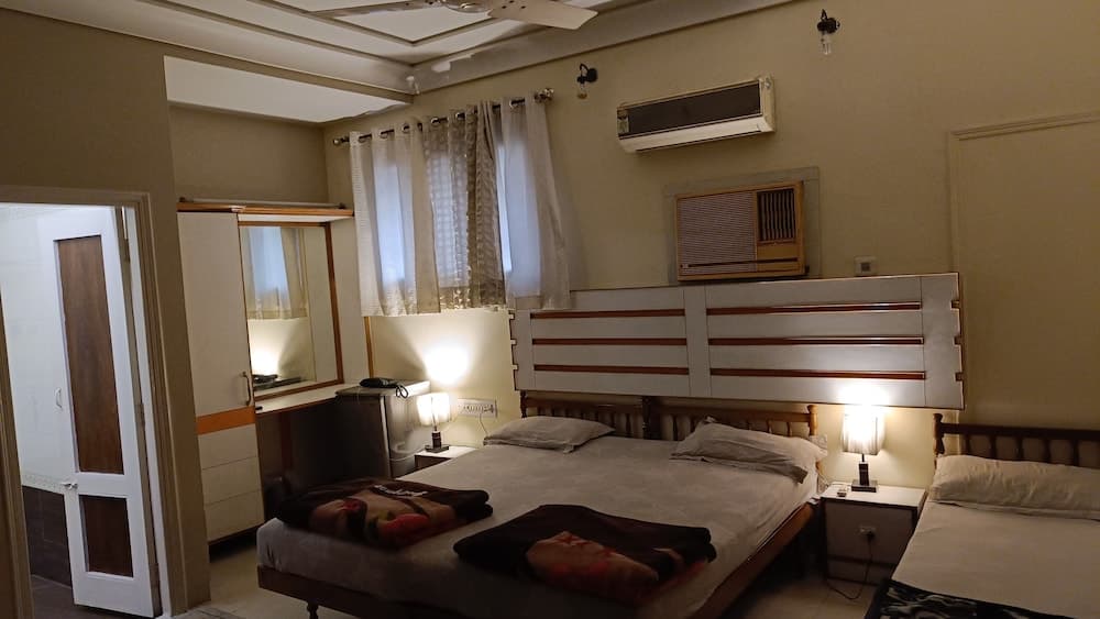 Hotel Samrat
