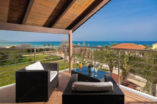 Armonia Studios & Apartments