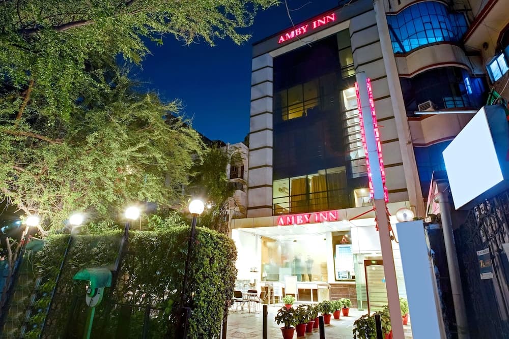 Hotel Amby Inn