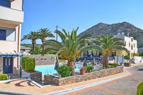 Emporios Bay Hotel