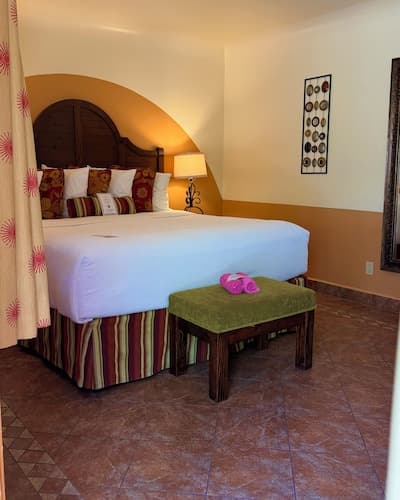 Los Arboles Hotel