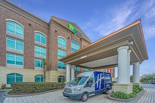 Holiday Inn Express & Suites Charleston Arpt-Conv Ctr Area