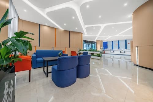 Holiday Inn Express Chongqing Guanyinqiao by IHG