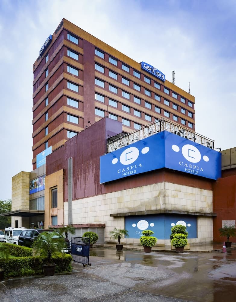 Caspia Hotel New Delhi Shalimar Bagh