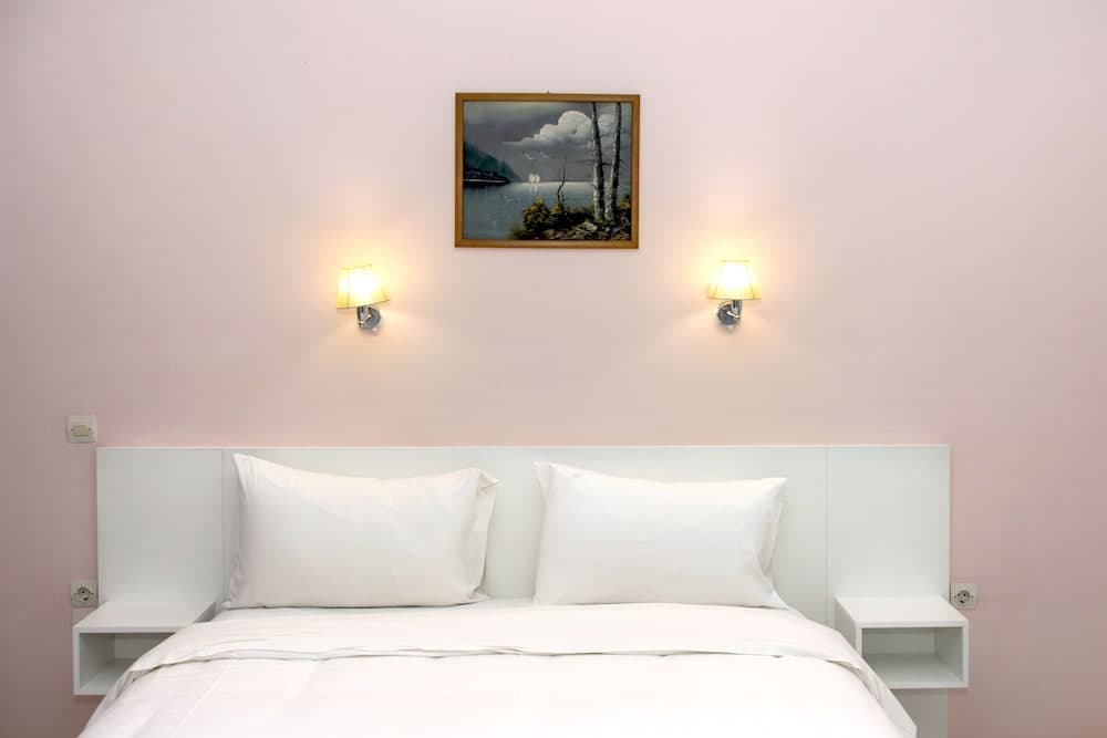 Revekka Rooms