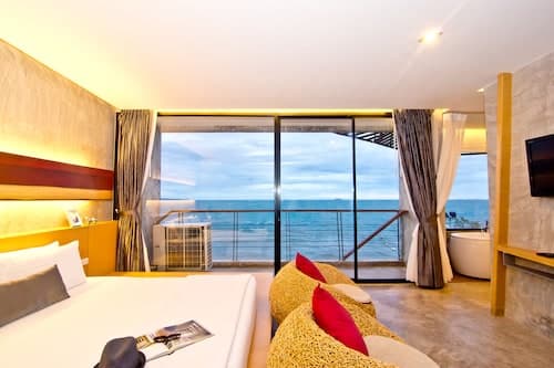 The Now Hotel